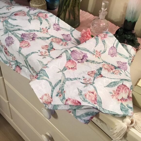 Tulip Time Brocade Print Long Table Runner - Picture 1 of 6